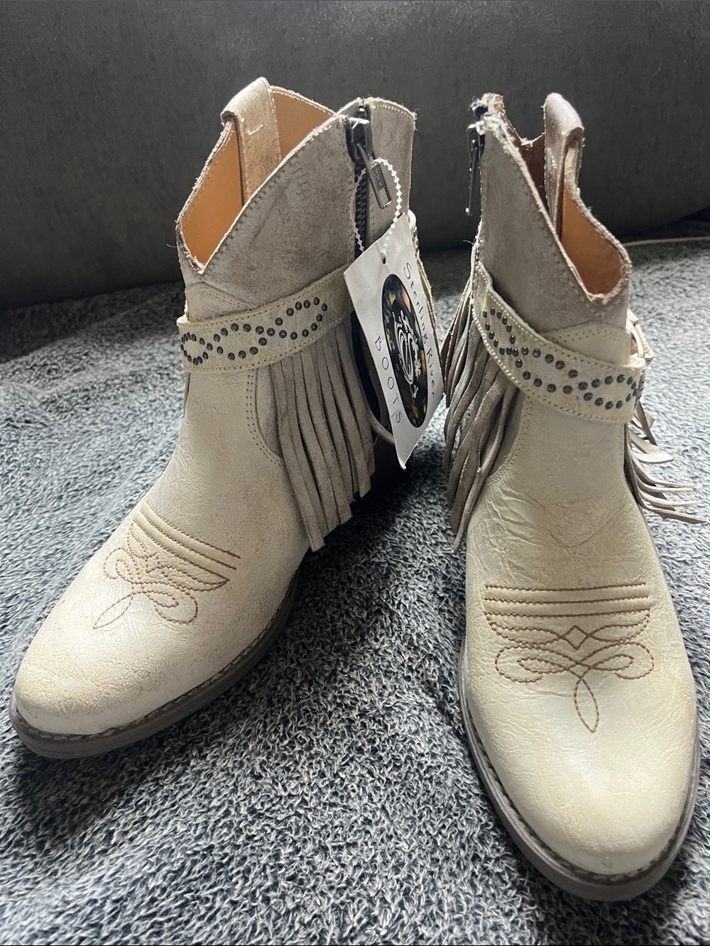 Sterling River New Distressed ankle western boot fringe Sz9